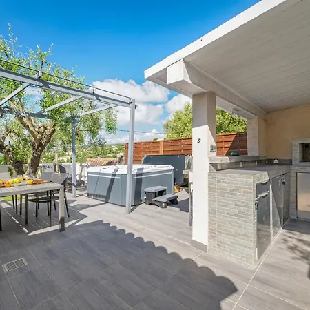 Vue Mer, Terrasse Et *