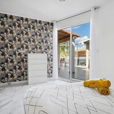 Vue Mer, Terrasse Et *